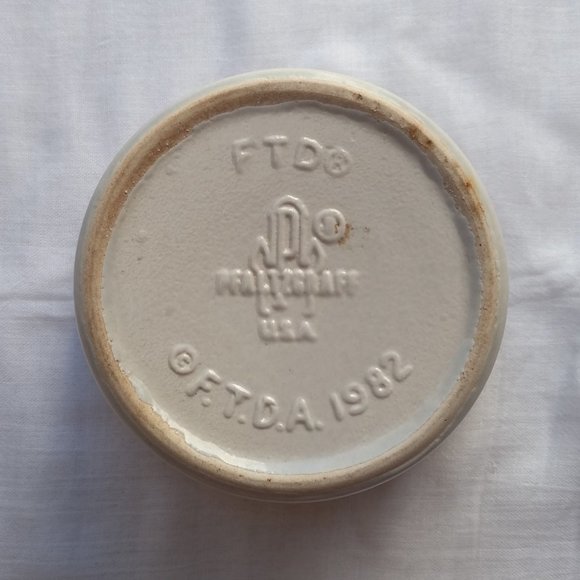 Vintage Pfaltzgraff Stoneware Yorktowne Flower Pot - Picture 3 of 8